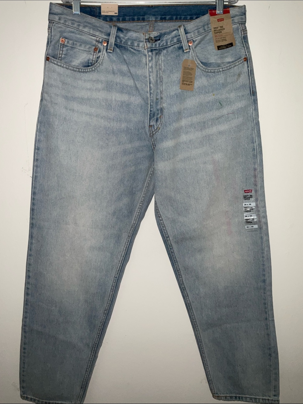 Levi's 550 Relaxed Taper Paint splattered Light Wash Size 36x32 NWT